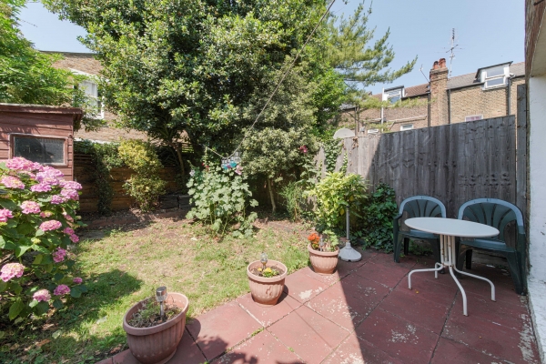 Floor Plan Image for 3 Bedroom Terraced House for Sale in Black Boy Lane, London