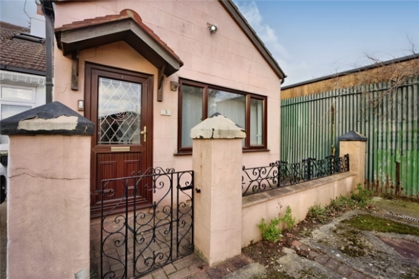 Floor Plan Image for 2 Bedroom Semi-Detached Bungalow for Sale in Pier Approach Road, Gillingham, Kent